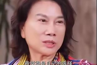 韩媒：克林斯曼微笑出席发布会 遭球迷扔东西&被骂“滚回你家去”